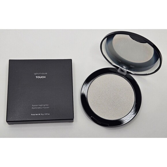 Younique Touch Fusion Highlighter in Frosty New in Box - Picture 1 of 4